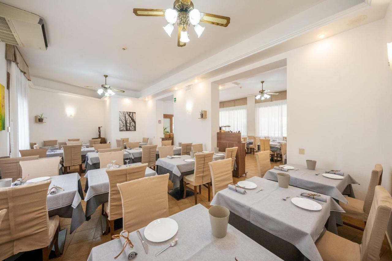 Hotel Stoccarda Caorle Kültér fotó
