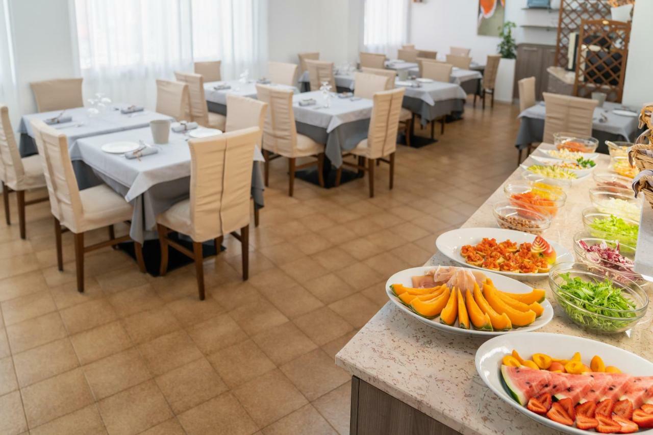 Hotel Stoccarda Caorle Kültér fotó