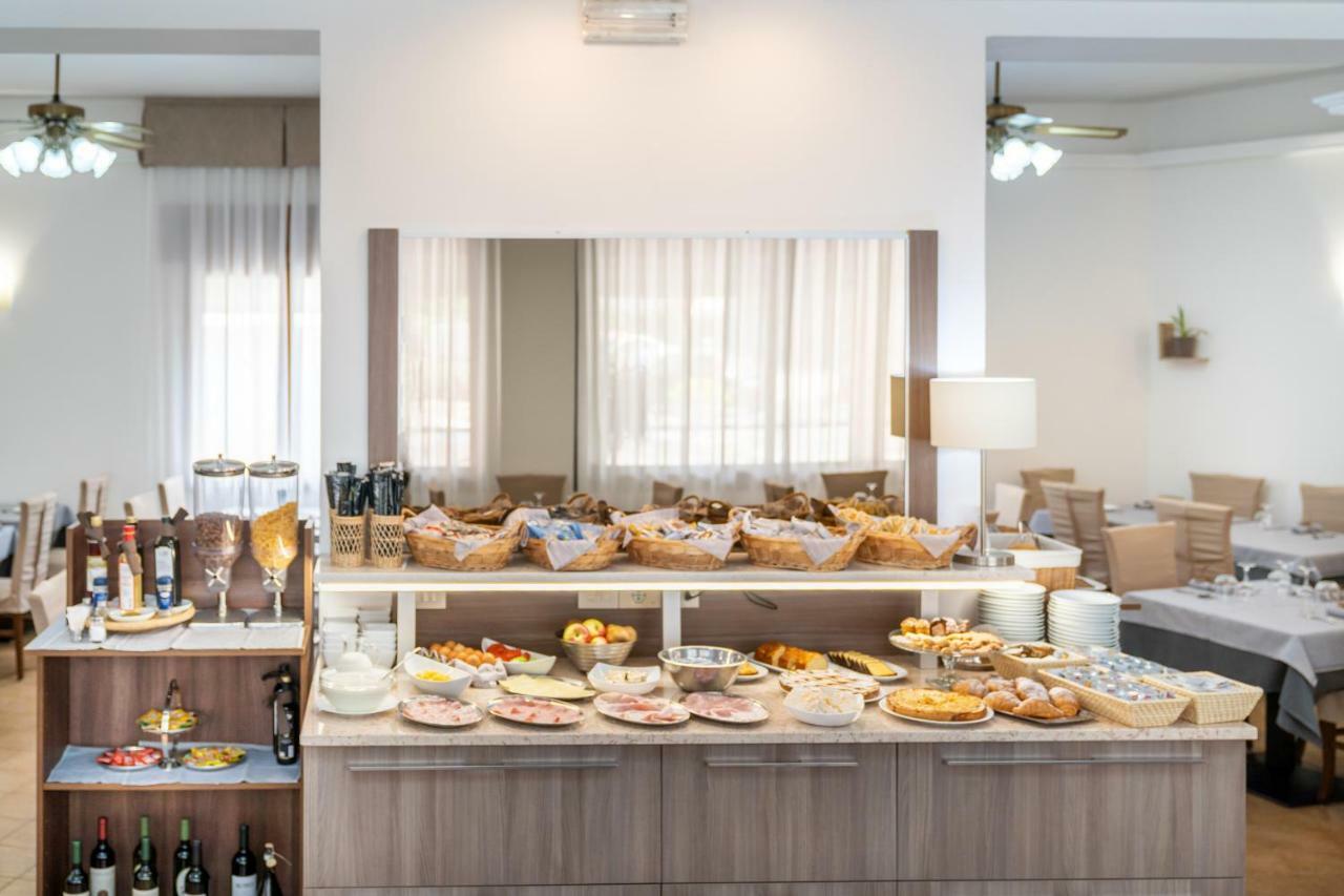 Hotel Stoccarda Caorle Kültér fotó