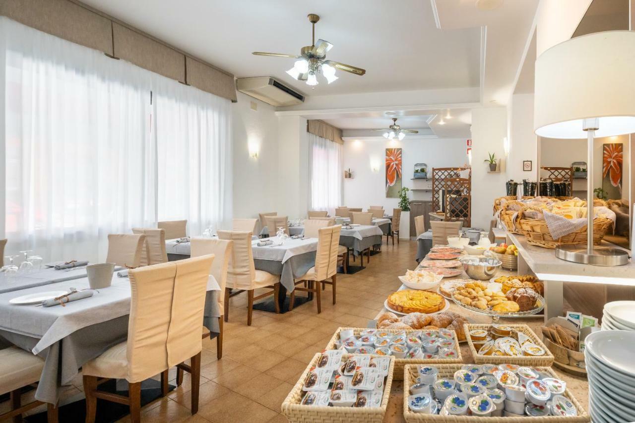 Hotel Stoccarda Caorle Kültér fotó