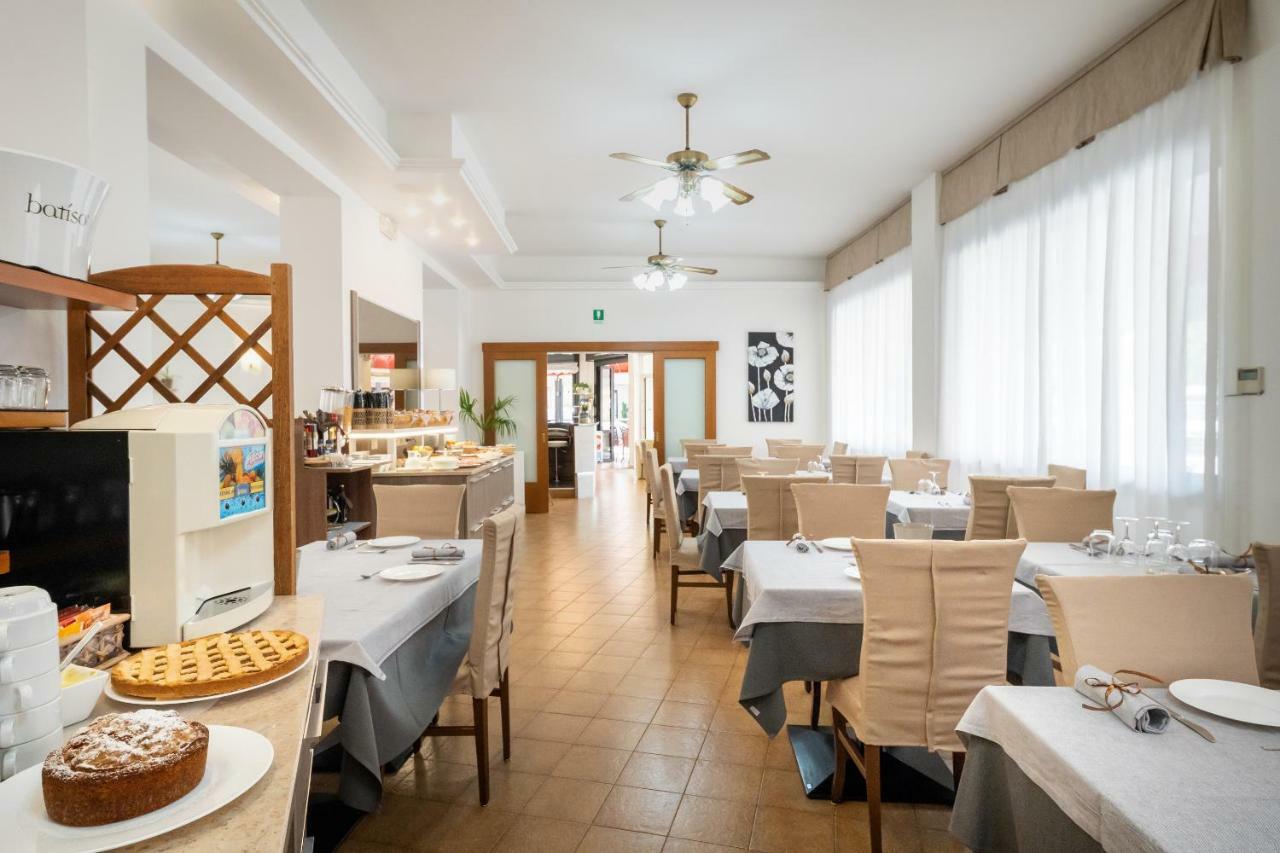 Hotel Stoccarda Caorle Kültér fotó